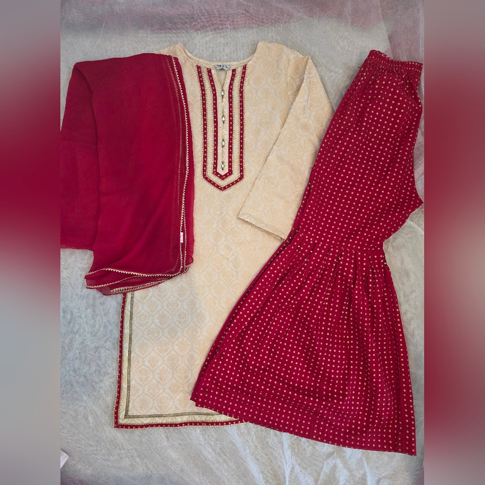 Chinyere- Red Garaara & Cream Shirt With Chiffon Duppata - 3 Piece Suit - Picture 3 of 5